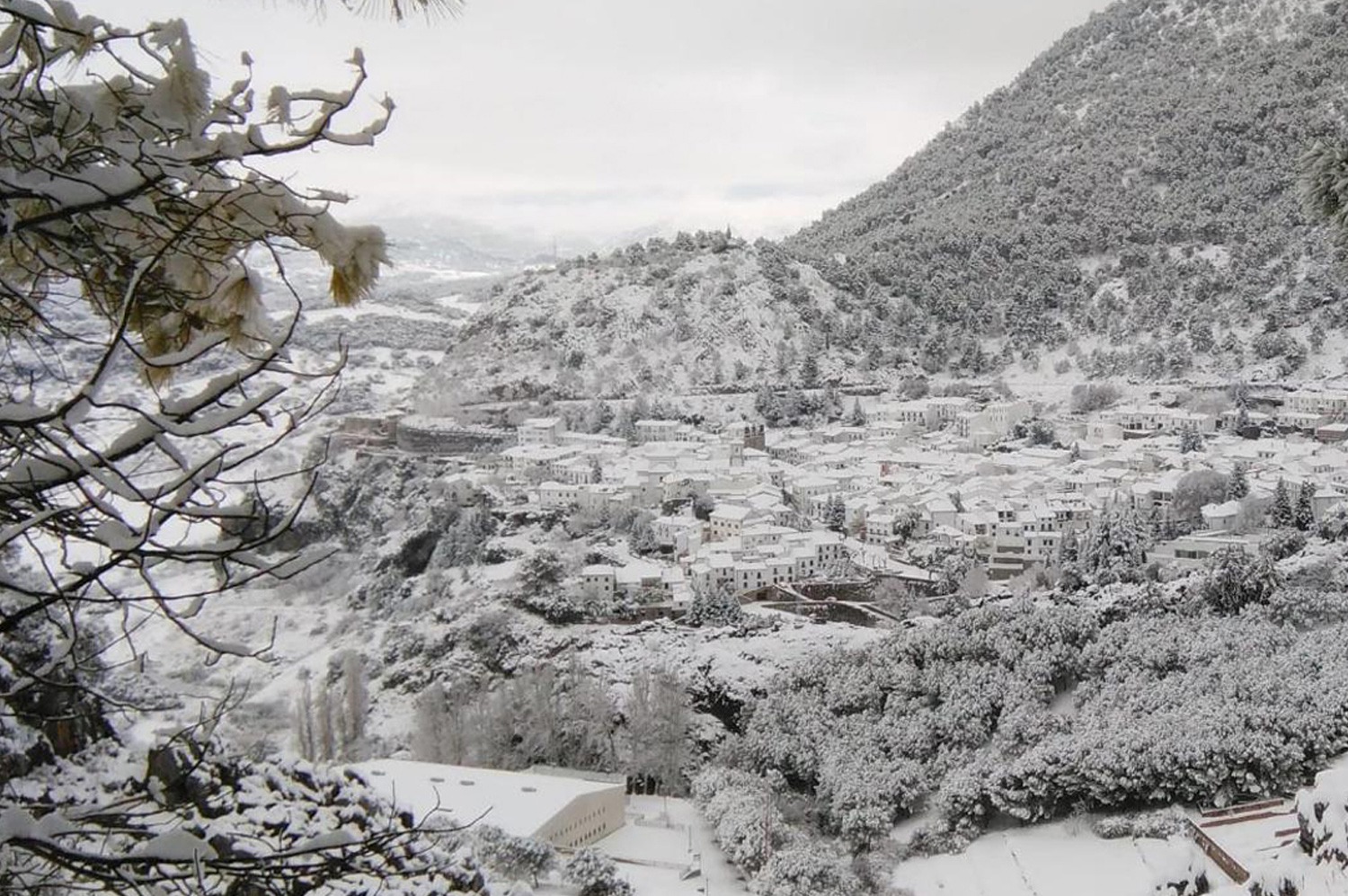 PUEBLOS BLANCOS - Seasonal Contrast